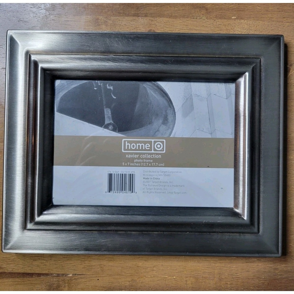 Vintage‎ Home Xavier Collection free standing Picture Frame 5x7 in glass insert